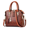 BOLSO DE PIEL DE MUJER CON DISEÑO DE COCODRILO